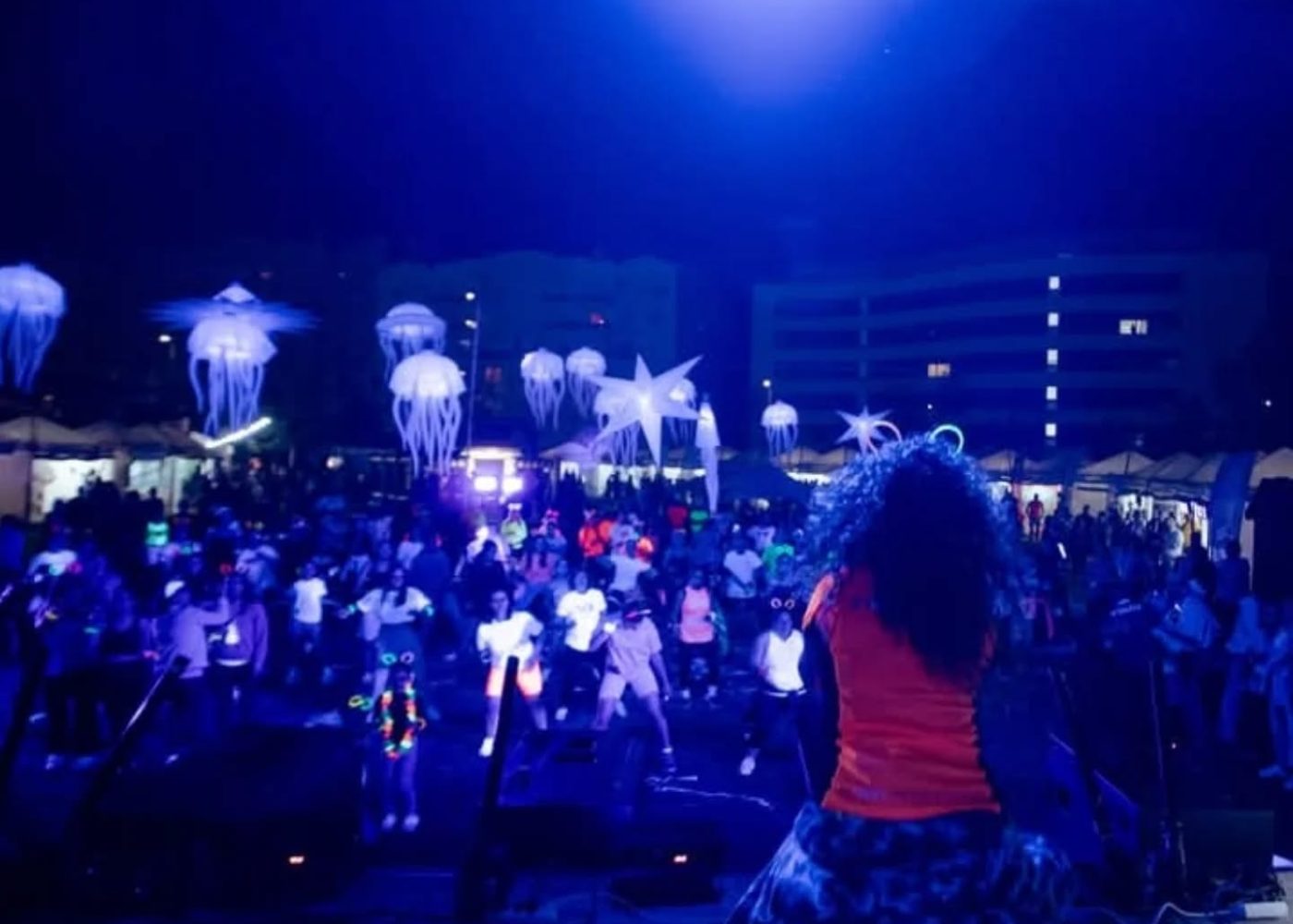 FITNESS & GLOW PARTY + DJ/CAMINHADA E CORRIDA COM DJ PARTY
